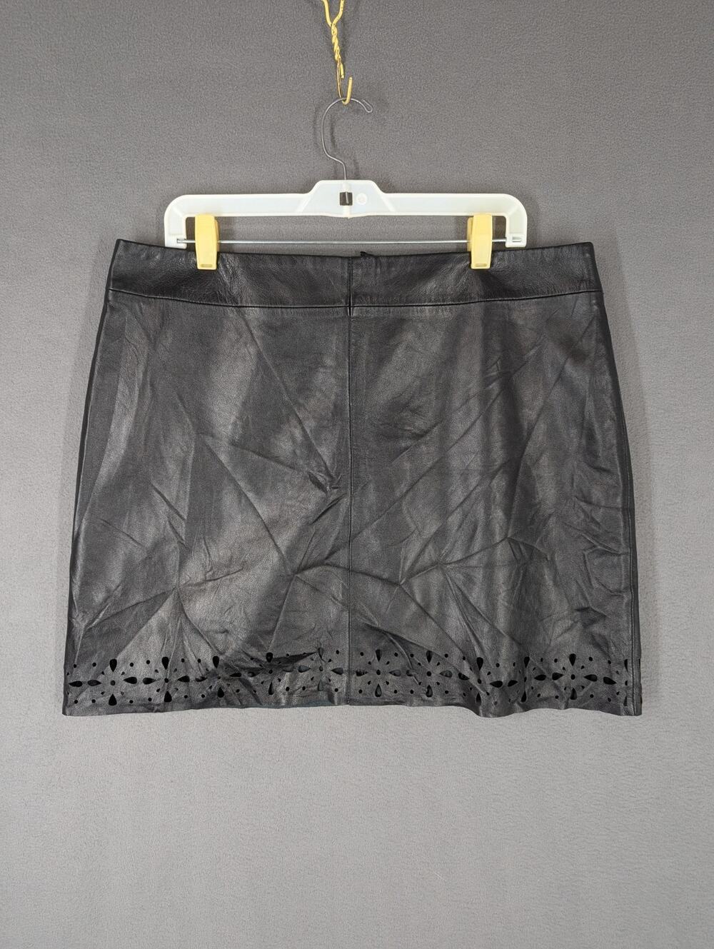 R.M. Williams Leather Mini Skirt Size 16 Black Floral Cutout Lined 36" Waist